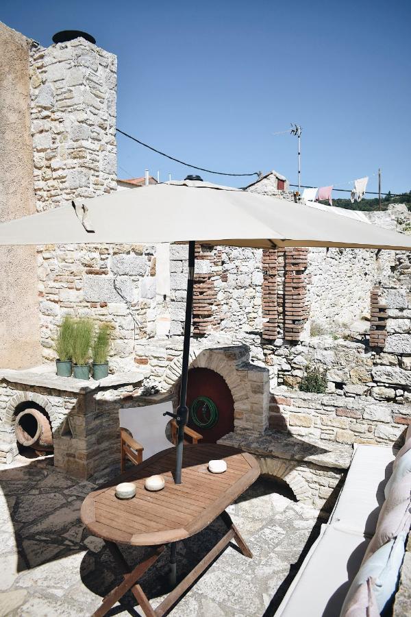 Yi Artistry 1-Bedroom Medieval Holiday House Kalamoti Exterior photo